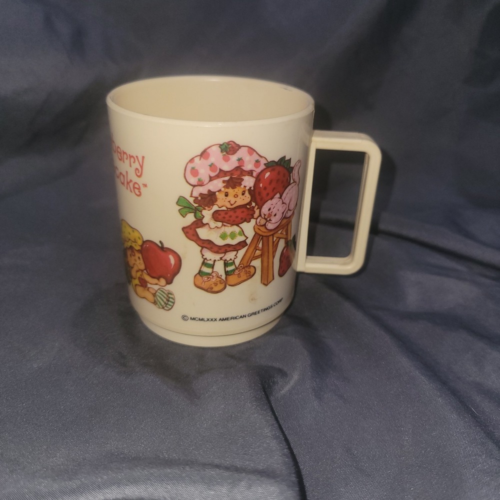1980 Vintage Strawberry Shortcake Plastic Cup Mug - American Greetings Deka